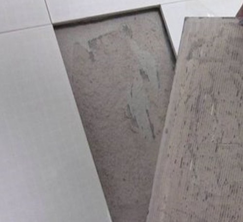 延边瓷砖空鼓维修公司分享瓷砖铺贴时如果打浆（即涂抹在瓷砖背面和基层上的砂浆或瓷砖胶）过少，会带来以下问题
